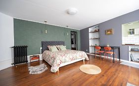 Appartement spacieux et élégant avec jardin